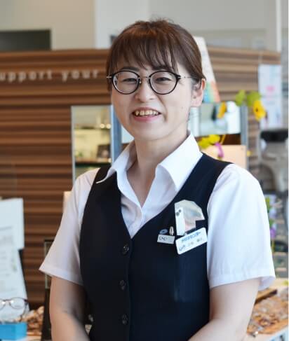 販売スタッフ　吉田郁江さん